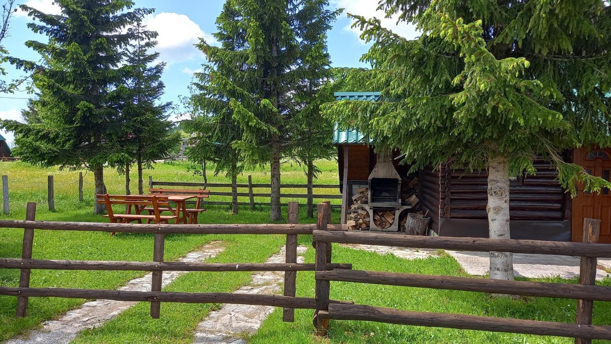 Family Farm Apartments Žabljak Buitenkant foto