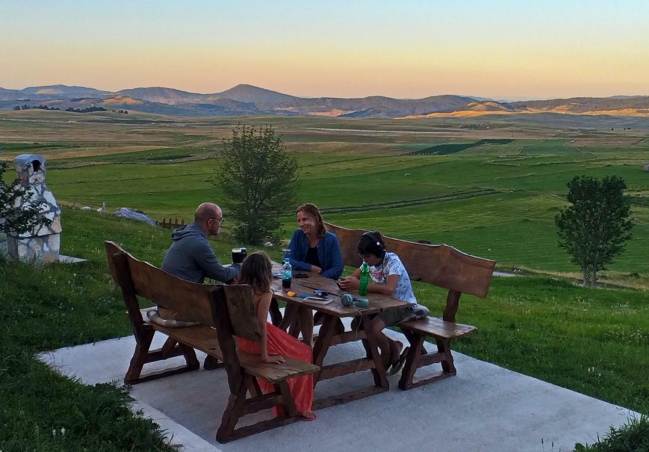 Family Farm Apartments Žabljak Buitenkant foto