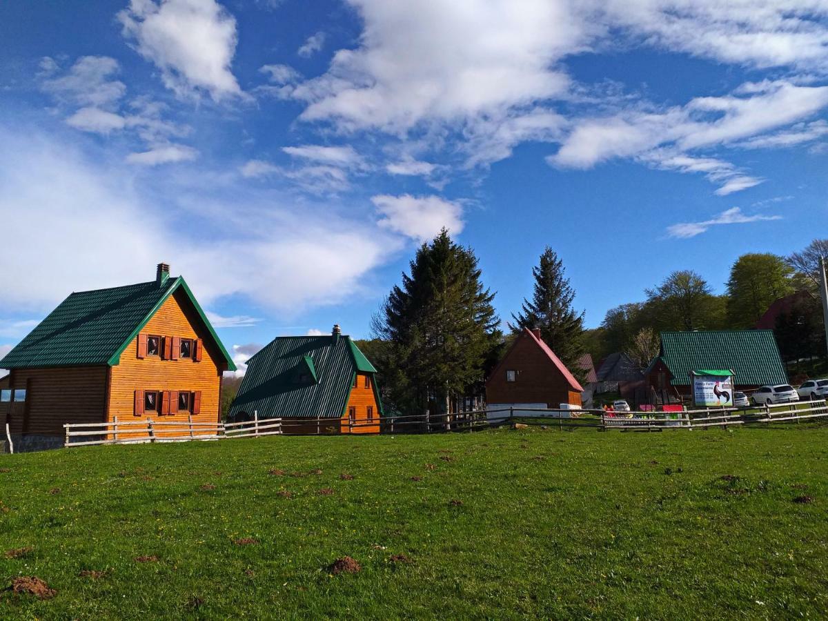 Family Farm Apartments Žabljak Buitenkant foto