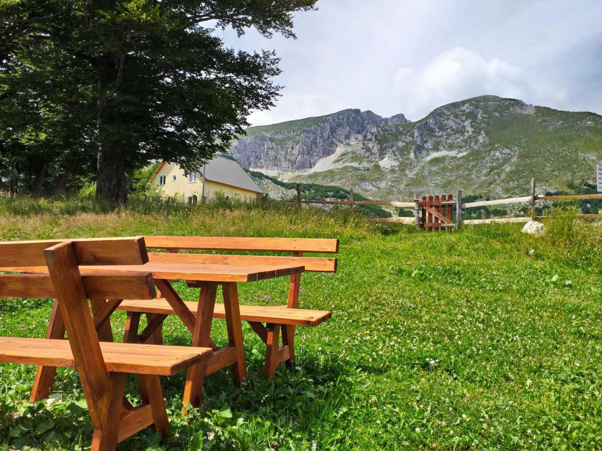 Family Farm Apartments Žabljak Buitenkant foto